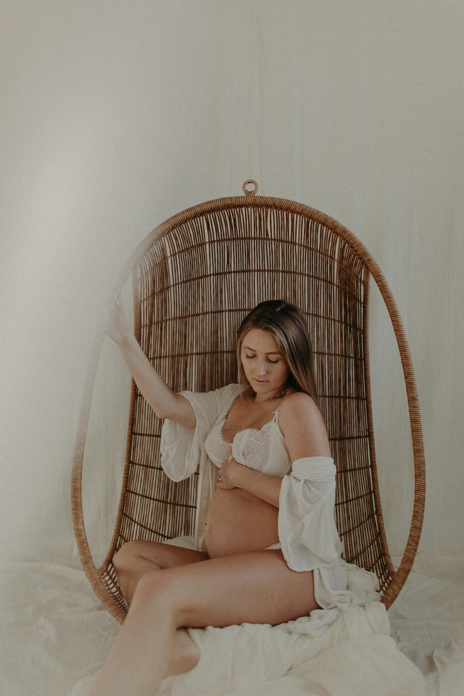 The Ultimate Guide to Pregnancy Pillows: Comfort and Support for Expectant Mothers